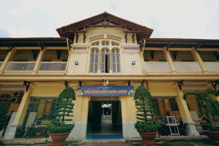Ghé thăm trường đại học duy nhất có tòa nhà cổ gần 120 năm tuổi ở TPHCM - 2