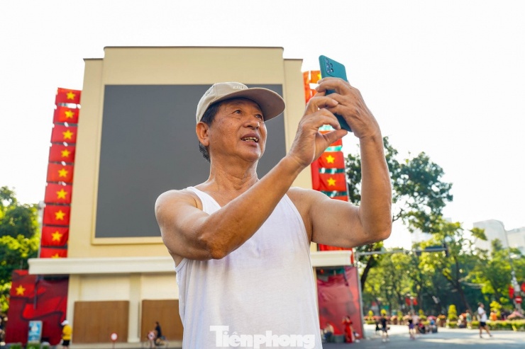 Ngỡ ngàng trước diện mạo mới của Quảng trường Đông Kinh Nghĩa Thục - 5