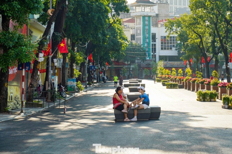 Ngỡ ngàng trước diện mạo mới của Quảng trường Đông Kinh Nghĩa Thục - 9