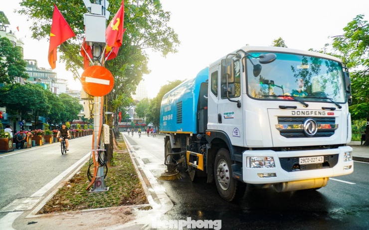 Ngỡ ngàng trước diện mạo mới của Quảng trường Đông Kinh Nghĩa Thục - 15