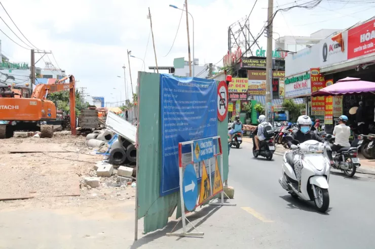 Một giải pháp khác là xây dựng các hồ điều tiết quy mô vừa kết hợp công viên cây xanh.