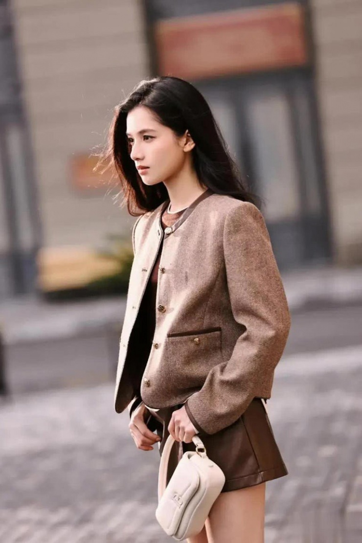 Trương Tịnh Nghi: 'Ngoại hình xinh đẹp, khí chất xuất chúng cùng gu thời trang cá tính độc đáo' - 7