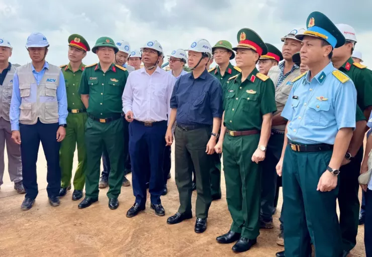 Đại diện Tổng công ty Cảng hàng không Việt Nam báo cáo tiến độ sân xây sân bay Long Thành. Ảnh: VH Đại diện Tổng công ty Cảng hàng không Việt Nam báo cáo tiến độ sân xây sân bay Long Thành. Ảnh: VH