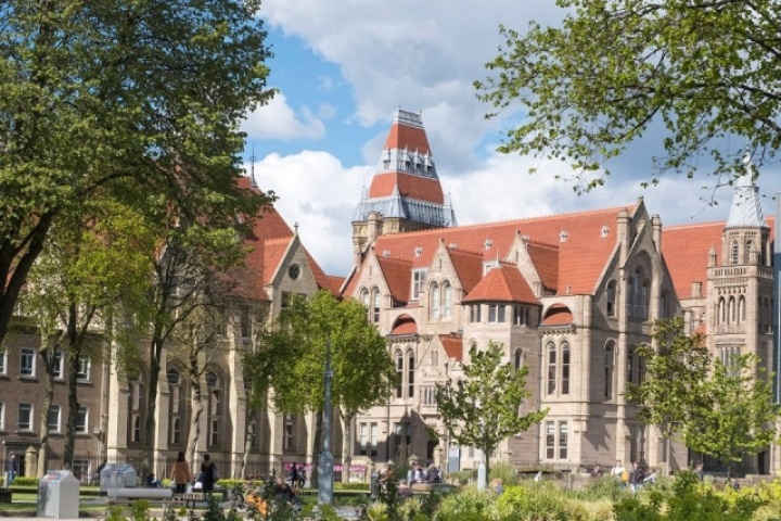 Hàng vạn du học sinh Anh bị cảnh báo