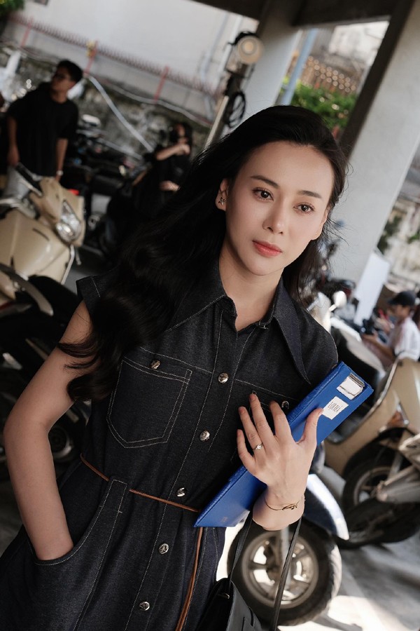 Nhờ vậy, nữ diễn viên đã tự tin quay lại phim ảnh với làn da và sắc vóc như ý.