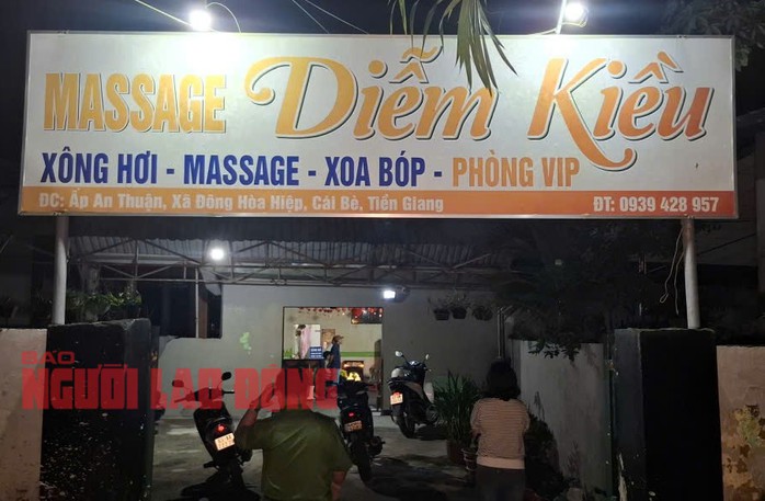 CLIP: Bắt quả tang cơ sở massage Diễm Kiều bán dâm 700.000 đồng/lượt - 1