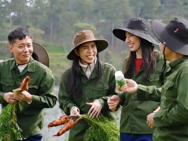 “Bà trùm hoa hậu“ giúp Thùy Tiên ký hợp đồng trốn trách nhiệm