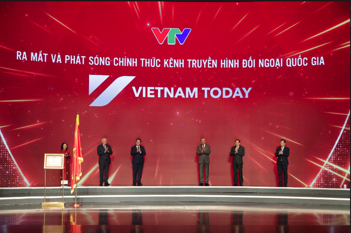 Tổng Bí thư Tô Lâm và các đại biểu thực hiện nghi thức ra mắt kênh truyền hình đối ngoại quốc gia Vietnam Today. Ảnh: VTV