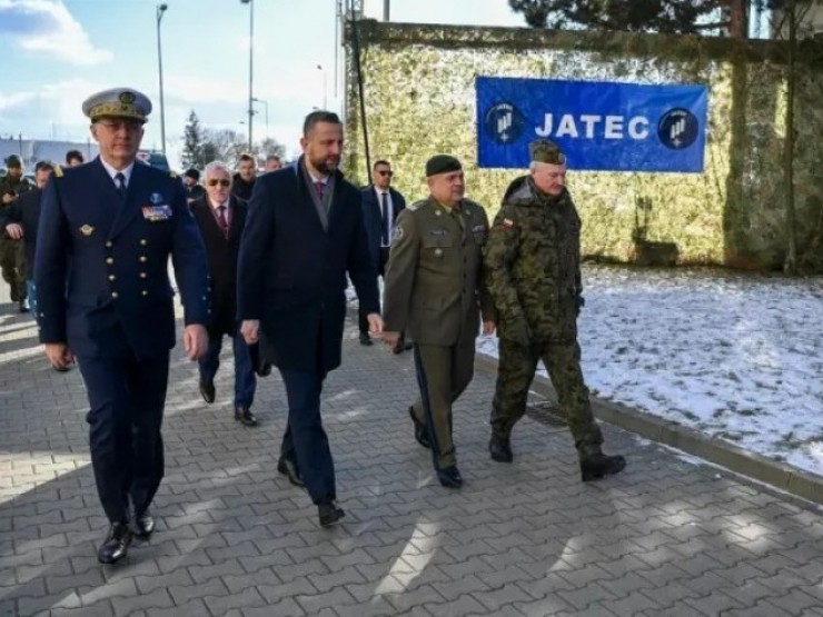 NATO-Ukraine lập trung tâm chung tại Ba Lan ứng phó các loại vũ khí khó tiêu diệt của Nga