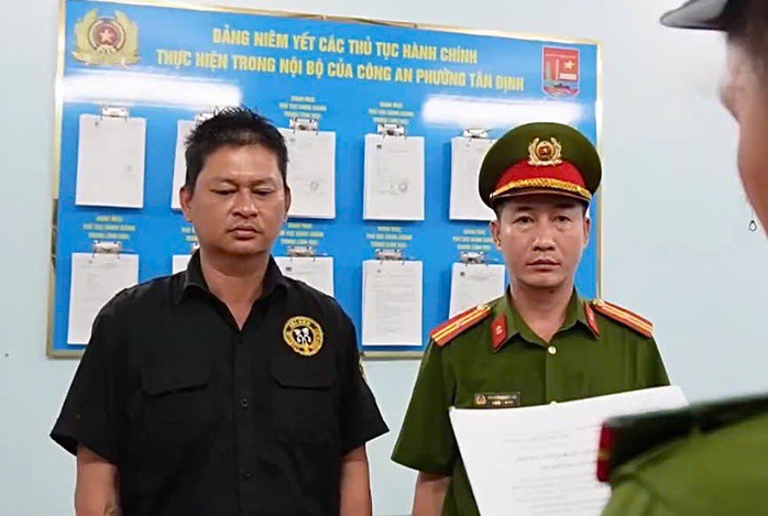 Nguyễn Thanh Sơn tại cơ quan công an.