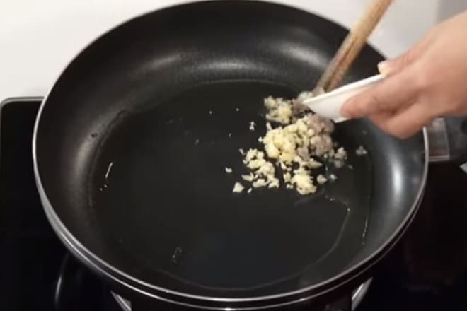 Loại cỏ dại mọc tua tủa sau mưa không ngờ là rau quý, nấu chung với con này rất ngon, không biết ăn quá tiếc - 4