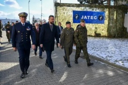 NATO-Ukraine lập trung tâm chung tại Ba Lan ứng phó các loại vũ khí khó tiêu diệt của Nga