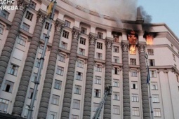 Thế giới - Trụ sở Chính phủ Ukraine trúng đòn tấn công của máy bay không người lái Nga