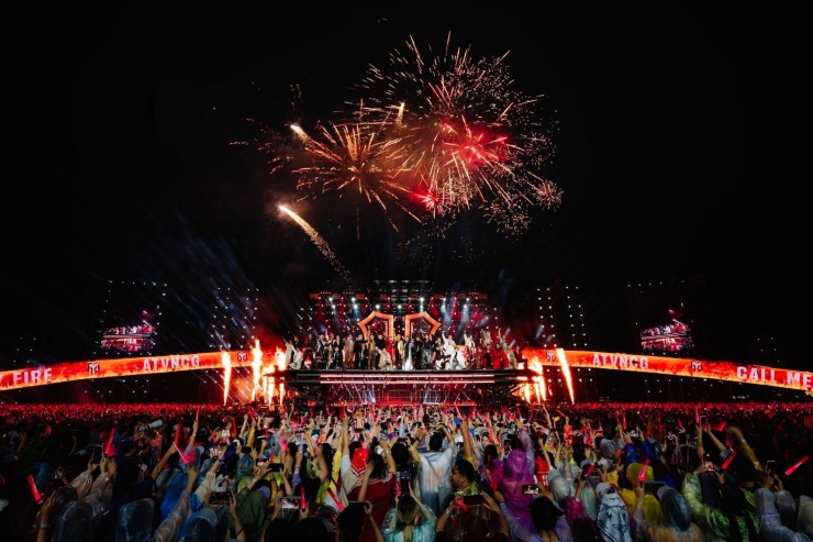 Concert Anh trai vượt ngàn chông gai cuối cùng được tổ chức tại The Global City (TPHCM) tối 7/9. Chương trình tiếp tục thu hút sự tham gia của hàng vạn khán giả. Giống các đêm diễn trước đó, đêm diễn cuối cùng của 33 anh tài thực sự là bữa tiệc âm nhạc đã mắt, đã tai dành cho khán giả.