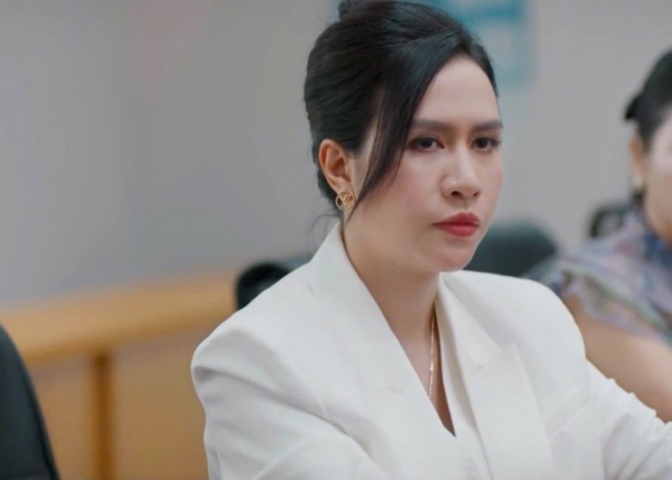 Tạo hình của Trúc Mai trong phim Gió ngang khoảng trời xanh.