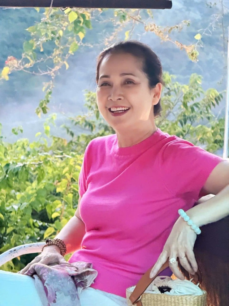 NSND Lan Hương đang có những ngày vui vẻ bên gia đình, bạn bè ở Hà Giang.&nbsp;