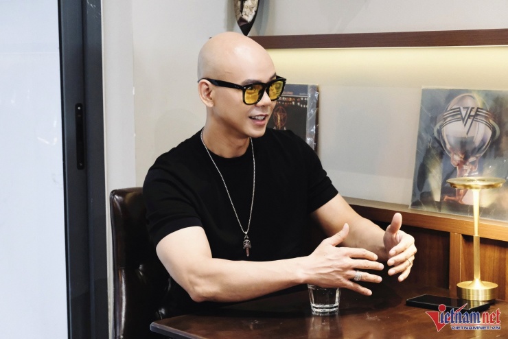 Ca sĩ Phan Đinh Tùng.