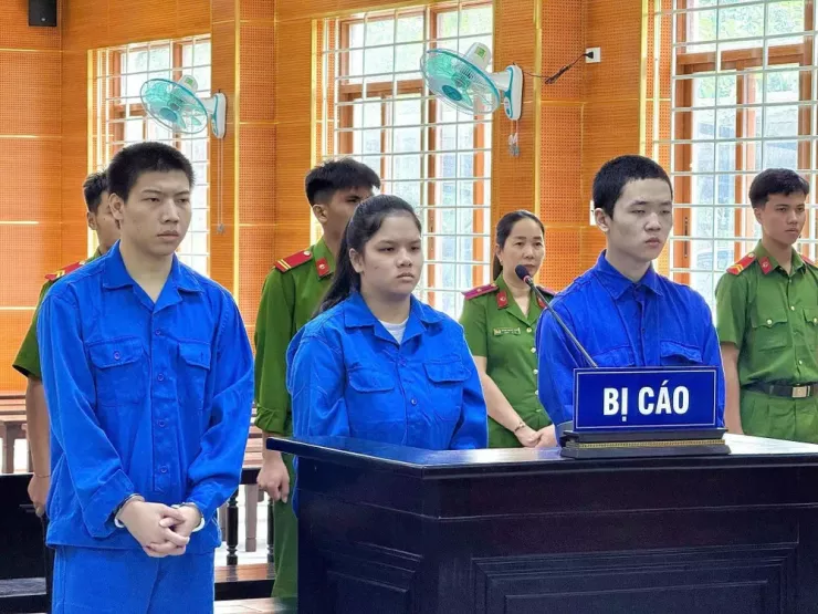 Các bị cáo sát hại tài xế taxi cướp tài sản.