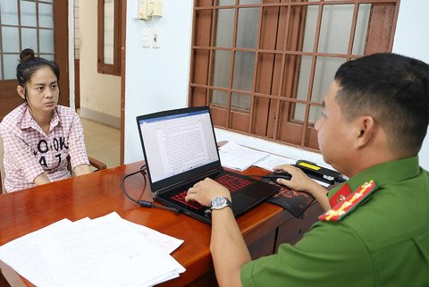 Đối tượng Đặng Anh Lộc tại cơ quan công an.