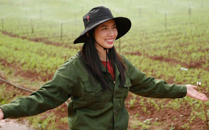 Hoa hậu Thùy Tiên và vụ liên quan sản phẩm kẹo Kera