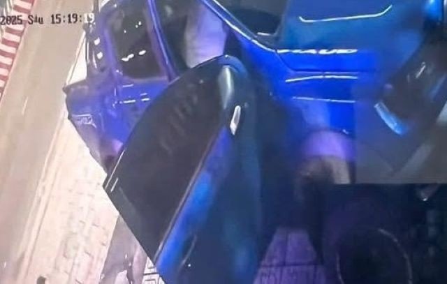 Người đàn ông báo mất gần 30 cây vàng khi ngủ quên trên ô tô bán tải