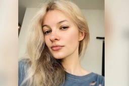 Cô gái nhập cư Ukraine lên tàu điện ngầm ở Mỹ, bất ngờ bị người ngồi phía sau đâm tử vong