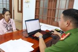 An ninh - Xã hội - Bắt “nữ quái” cướp bông tai của học sinh trong ngày khai giảng