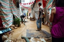 Tin tức trong ngày - Nhà thầu tuyến hầm Metro Nhổn - ga Hà Nội xin lỗi dân vì gây sự cố phun trào bùn