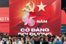 Triển lãm quốc gia vẫn đông nghịt khách sau khi mở thêm 10 ngày