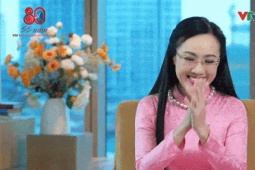 BTV Hoài Anh VTV rưng rưng khi nhắc đến bản tin Thời sự 19h