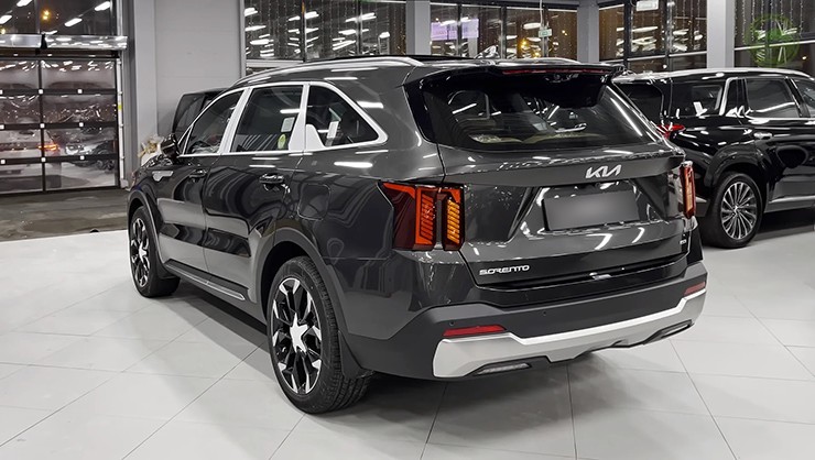 KIA Sorento 2025 bất ngờ xuất hiện công khai tại Thành phố Hồ Chí Minh - 5