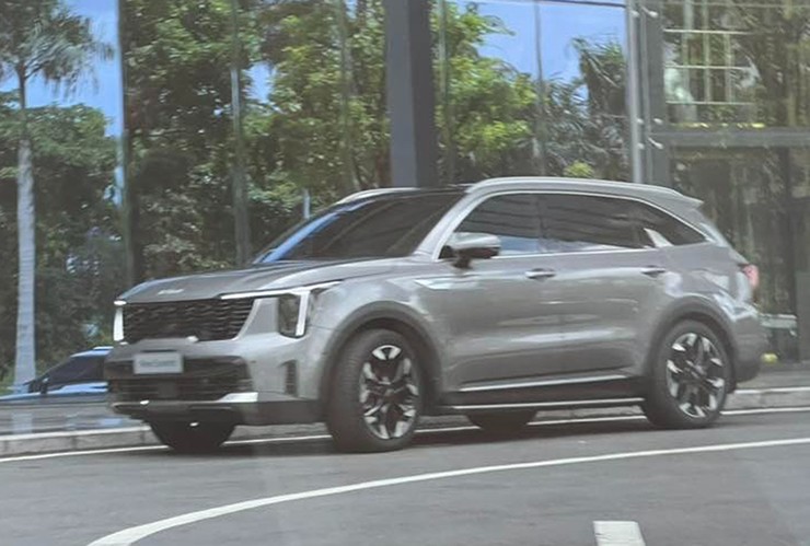 KIA Sorento 2025 xuất hiện tại khu Sala (TP.HCM). Ảnh: Tran Phong