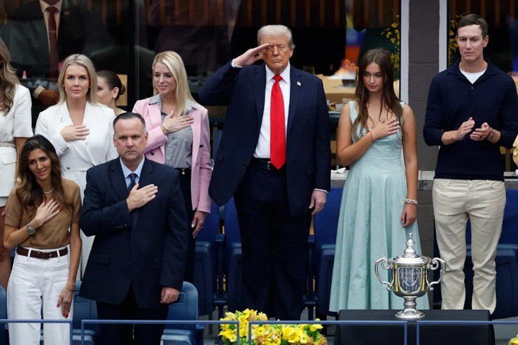 Donald Trump bị la ó lẫn vỗ tay khi dự chung kết đơn nam US Open, dù BTC trước đó yêu cầu hạn chế phát hình phản ứng khán giả