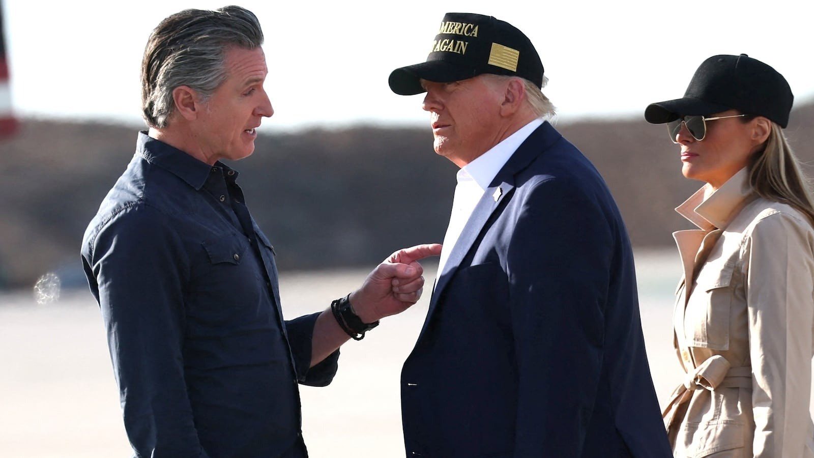 Mối quan hệ giữa ông Trump và ông Newsom đã rạn nứt và trở nên gay gắt với các cuộc đấu khẩu kể từ tháng 6/2025. Ảnh: Reuters