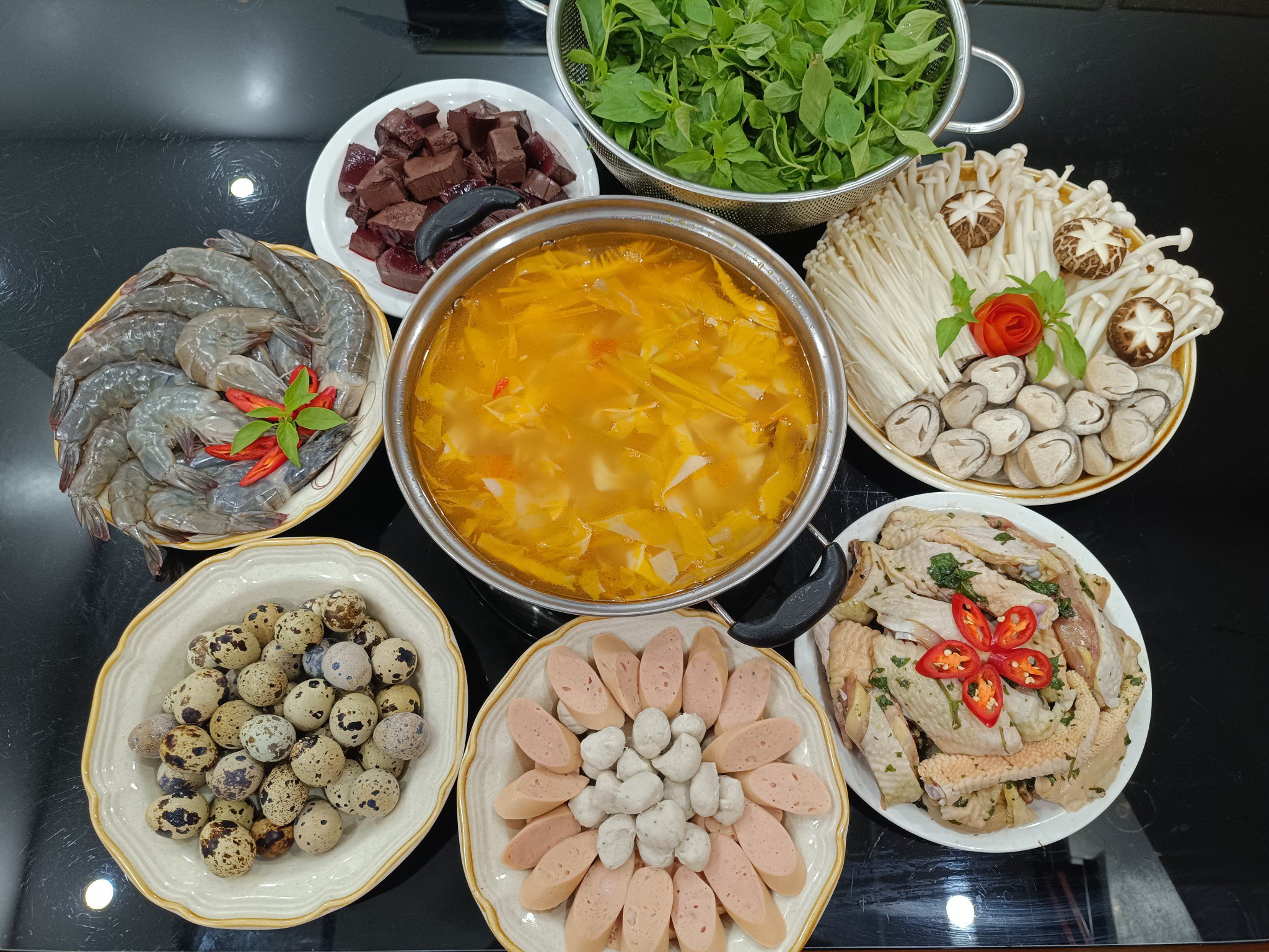 Lẩu gà lá é