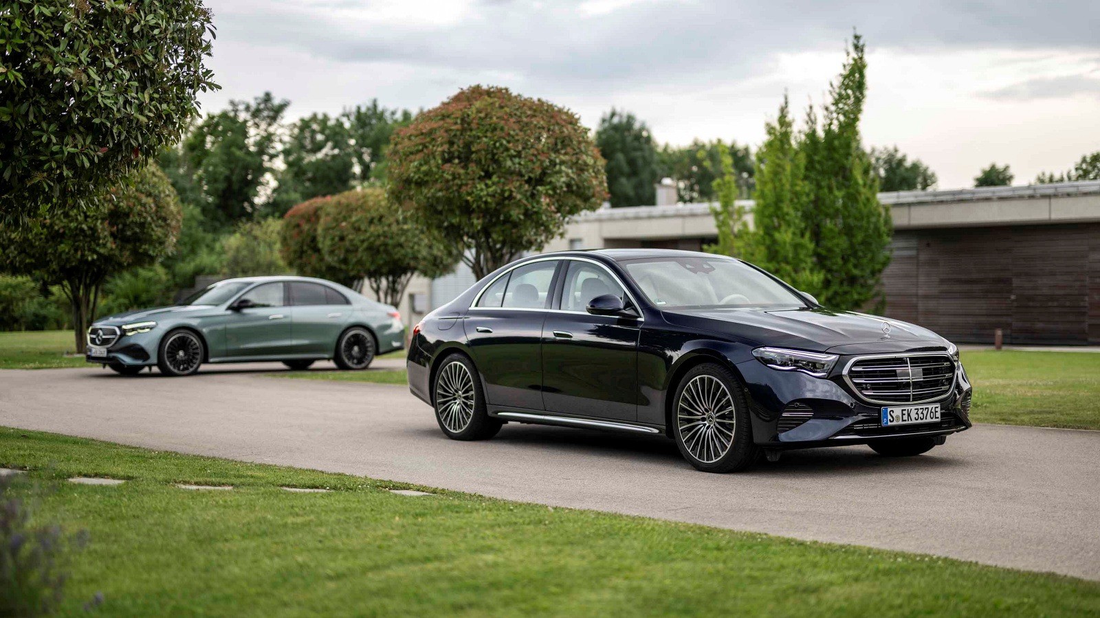 Mercedes-Benz E-Class 2025 nhận cọc, ra mắt tháng 10 - 1