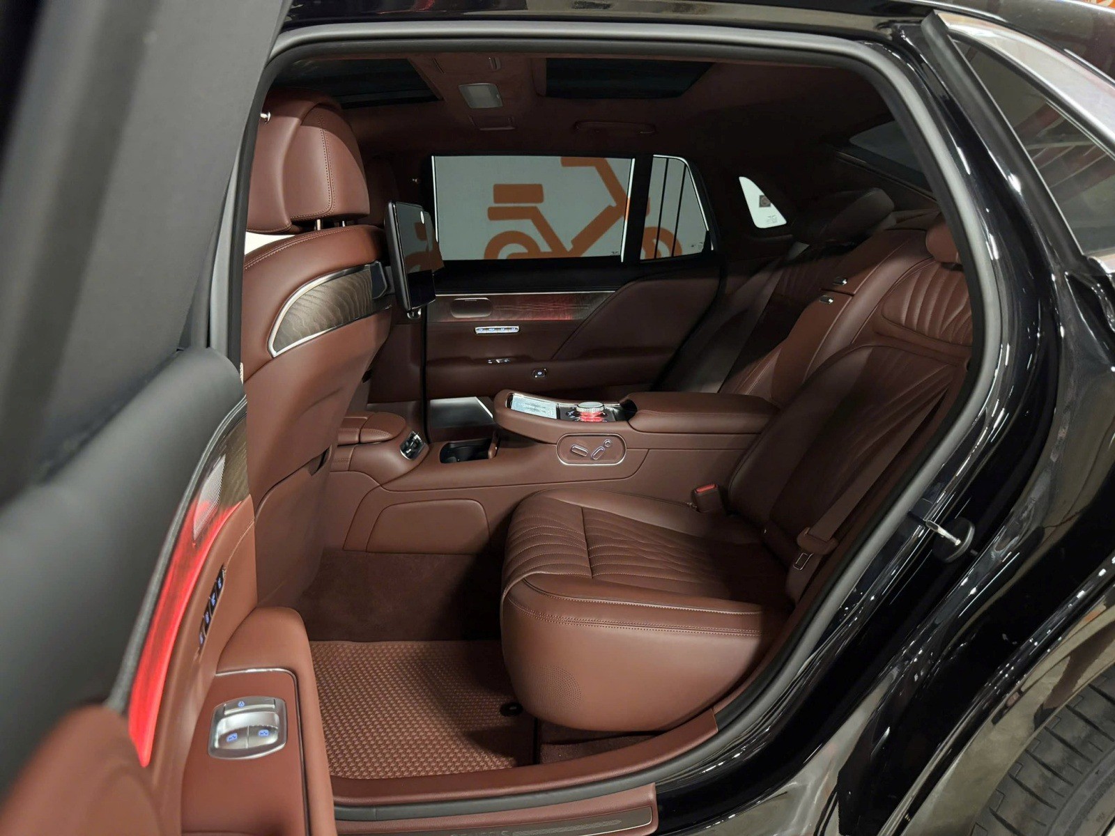 Xe sang Genesis G90 mới tinh rao bán cao hơn Mercedes-Benz S-Class - 6
