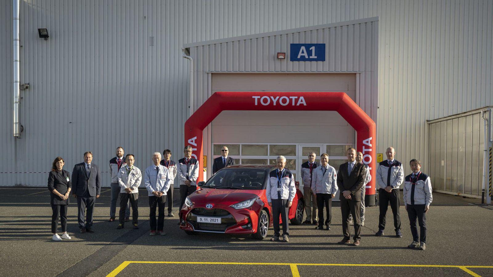 Toyota chi 800 triệu USD nghiên cứu xe điện mới tại châu Âu - 1