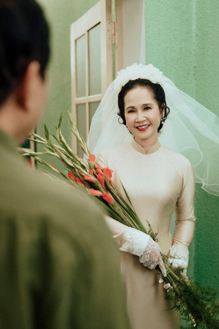 Vợ chồng NSND Lan Hương kỷ niệm 40 năm gắn bó - 2
