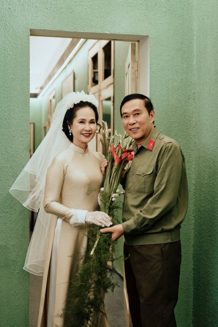 Vợ chồng NSND Lan Hương kỷ niệm 40 năm gắn bó - 3