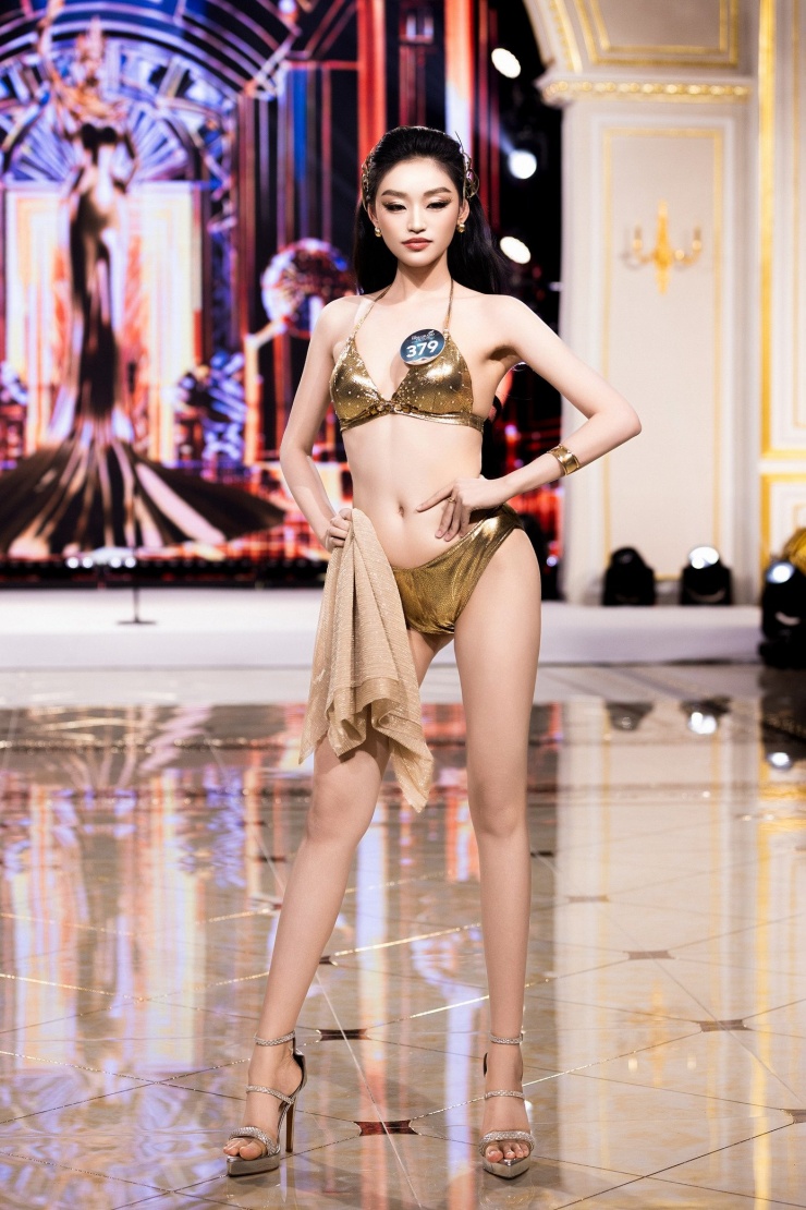 Thí sinh Nguyễn Thị Yến Nhi sinh năm 2004, đến từ Đắk Lắk. Cô từng lọt vào top 15 cuộc thi Miss Grand Vietnam 2024. Tại cuộc thi năm đó, Yến Nhi cũng vào top 5 Miss Fashion và top 5 Grand Voice Awards.