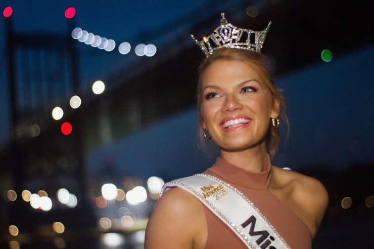 Những năm gần đây, trong khi cuộc thi Miss USA gặp nhiều bê bối, khủng hoảng thì Miss America vẫn tập trung vào sứ mệnh trao quyền và giáo dục cho phụ nữ.