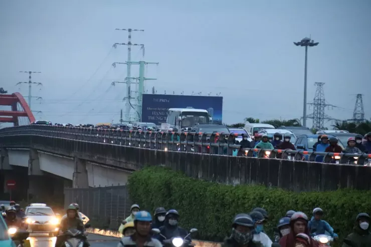 Đến 18 giờ, ùn ứ vẫn nghiêm trọng.