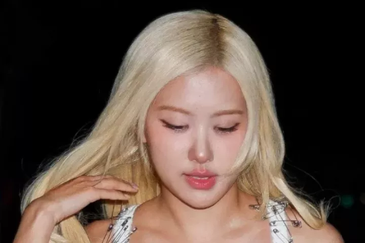 Đường cong của Rosé (BlackPink)