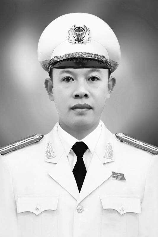 Di ảnh thiếu tá Nguyễn Đông Cánh, cán bộ Công an xã Xuân Lộc, hy sinh trong khi làm nhiệm vụ