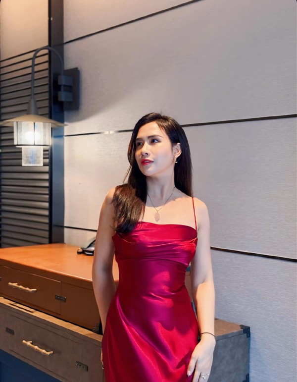 Trên trang cá nhân, nữ diễn viên không ngại khoe vẻ ngoài gợi cảm ngọt ngào.