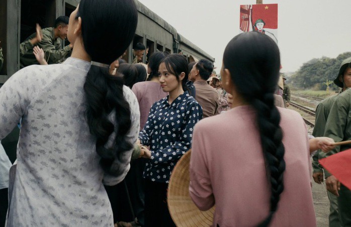 TikToker Đào Lê Phương Hoa trong "Mưa đỏ"