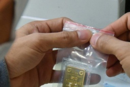 Kinh doanh - Giá vàng hôm nay 9-9: Vàng thế giới lập đỉnh mới
