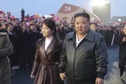 Thế giới - Đằng sau hành động kỳ lạ của nhóm trợ lý lãnh đạo Triều Tiên