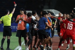 Indonesia - Thái Lan biến sân cỏ thành võ đài, "vết đen" bóng đá Đông Nam Á